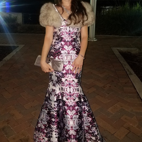 Meet Your Posher, Kristen - Picture 1 of 2